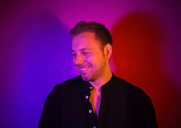 Synchronaut on We Get Lifted Radio, playing melodic and progressive house music